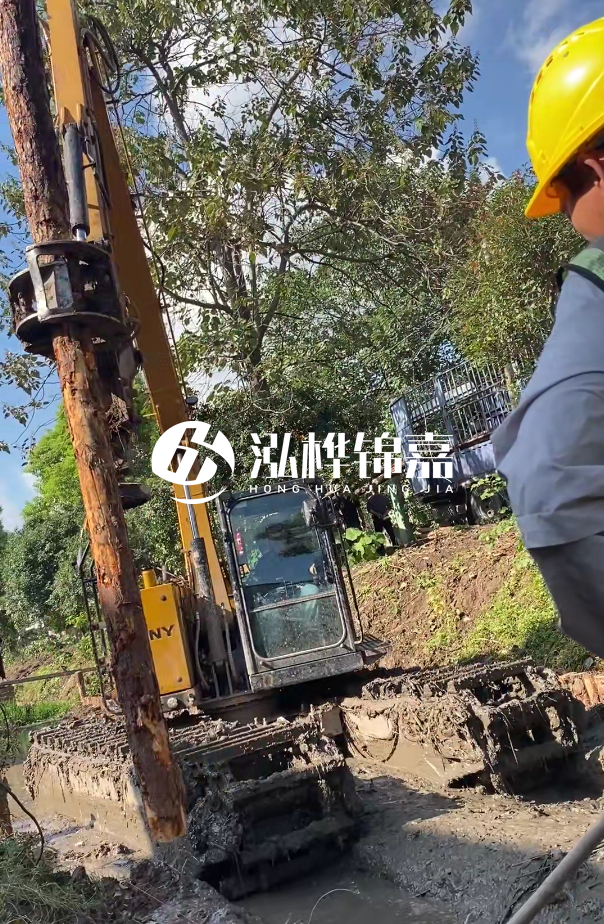 景德鎮(zhèn)河道清淤專業(yè)施工-狹窄河道挖機(jī)清理河道的方法？