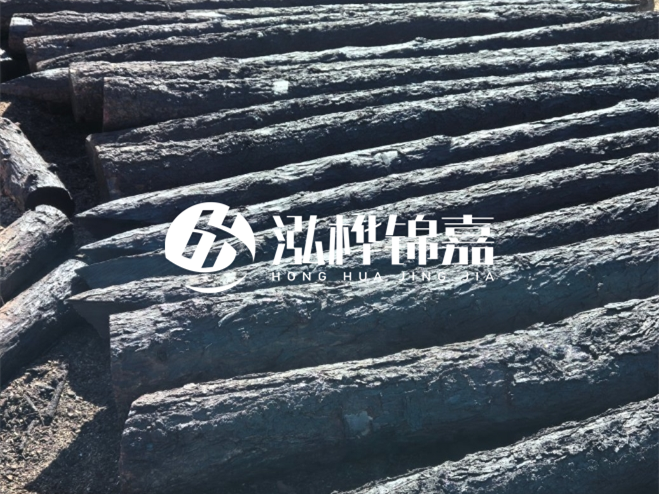 經(jīng)過(guò)防腐處理的松木樁價(jià)格貴多少？炭化處理的松木樁貴多少？