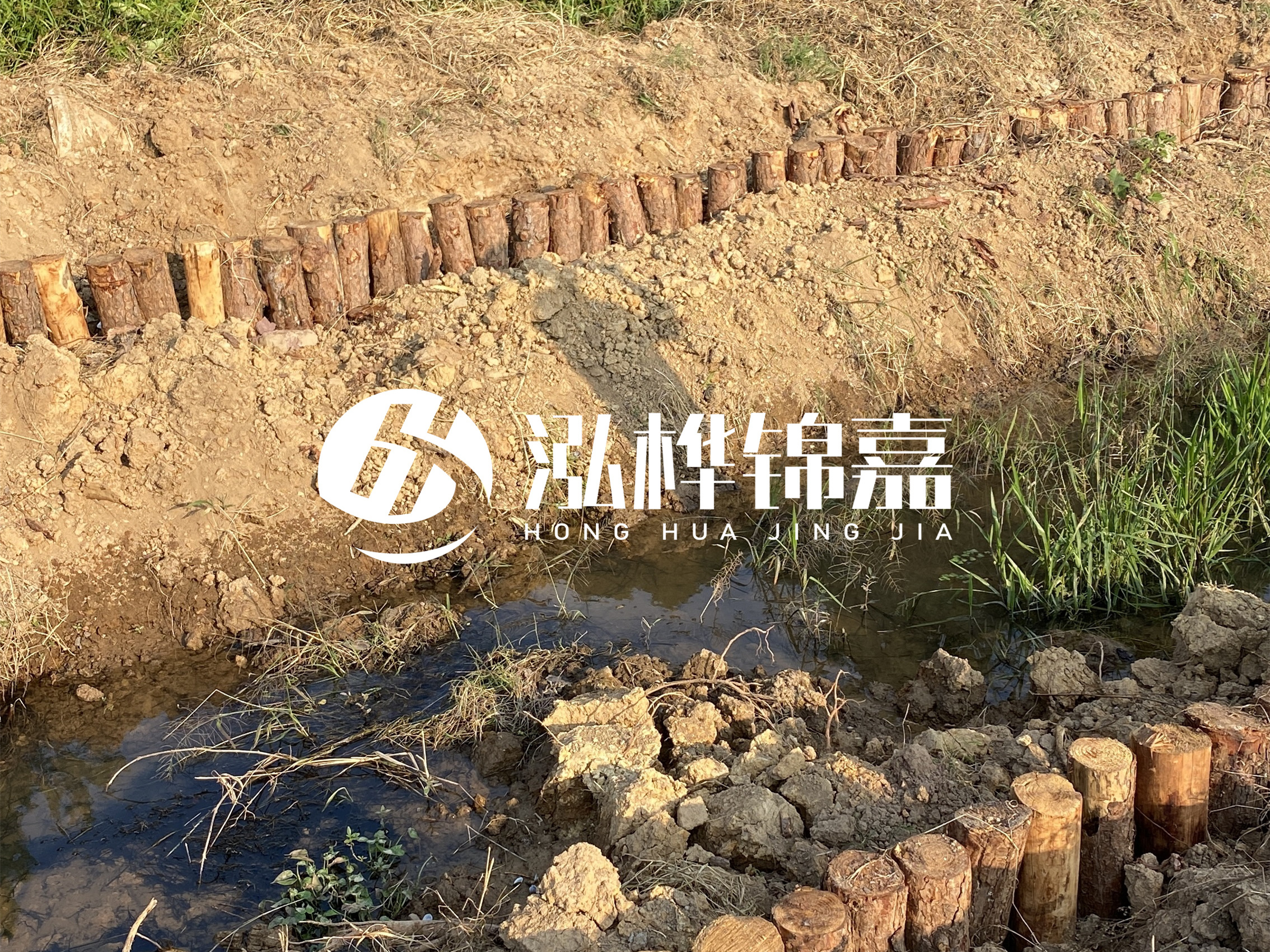 防汛木樁價(jià)格中的施工費(fèi)如何計(jì)算？水下打樁和陸地打樁費(fèi)用差異？