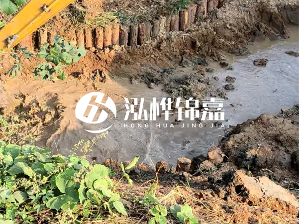 湖南防汛木樁批發(fā)廠家泓樺錦嘉 - 防洪木樁的作用是什么？?